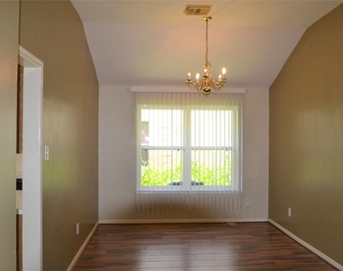 2818 Russett Place - Photo Thumbnail 6