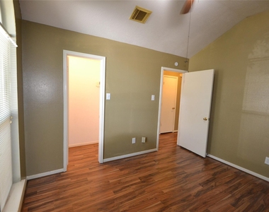 2818 Russett Place - Photo Thumbnail 18