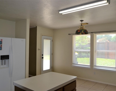 2818 Russett Place - Photo Thumbnail 10