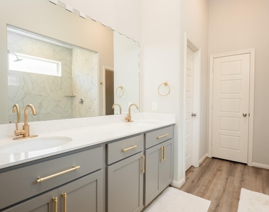 16431 Elkcreek Drive - Photo Thumbnail 12