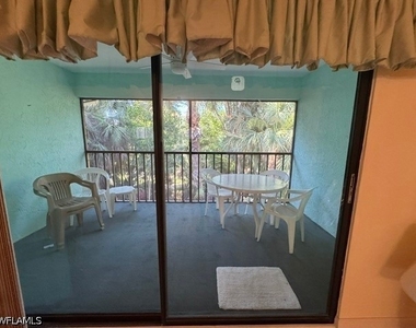 17455 Woodland Trace - Photo Thumbnail 4