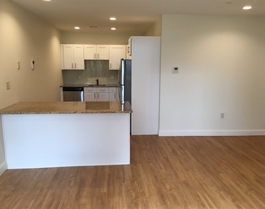 875 Elm - Photo Thumbnail 9