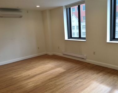 875 Elm - Photo Thumbnail 12