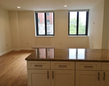 875 Elm - Photo Thumbnail 5
