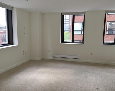 875 Elm - Photo Thumbnail 17
