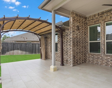 15211 Montezuma Quail Drive - Photo Thumbnail 22