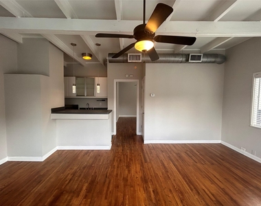 219 Marshall Street - Photo Thumbnail 2
