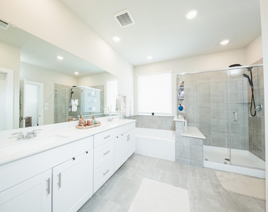 14807 Slow River Avenue - Photo Thumbnail 32