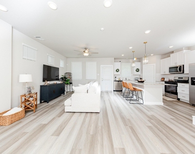 14807 Slow River Avenue - Photo Thumbnail 9