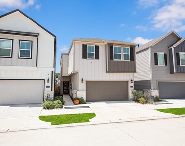 14807 Slow River Avenue - Photo Thumbnail 3
