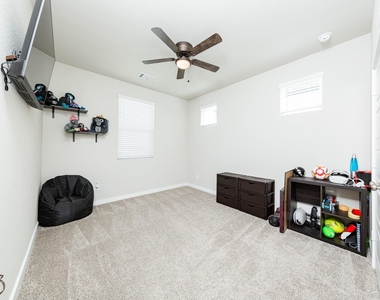 14807 Slow River Avenue - Photo Thumbnail 39