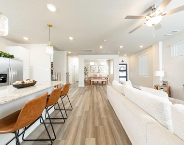 14807 Slow River Avenue - Photo Thumbnail 11