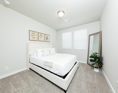 14807 Slow River Avenue - Photo Thumbnail 35