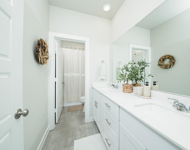 14807 Slow River Avenue - Photo Thumbnail 33