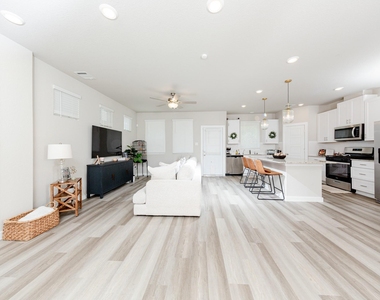 14807 Slow River Avenue - Photo Thumbnail 7