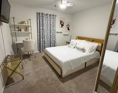 2418 Palisade Crest Drive - Photo Thumbnail 10