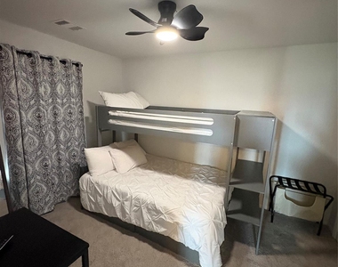 2418 Palisade Crest Drive - Photo Thumbnail 8
