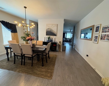 2418 Palisade Crest Drive - Photo Thumbnail 4