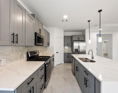 1121 Austin Street - Photo Thumbnail 19