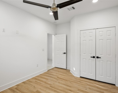 1121 Austin Street - Photo Thumbnail 10