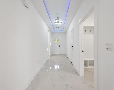 1121 Austin Street - Photo Thumbnail 12