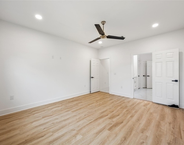 1121 Austin Street - Photo Thumbnail 25