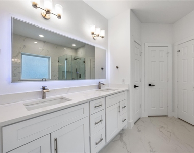 1121 Austin Street - Photo Thumbnail 27