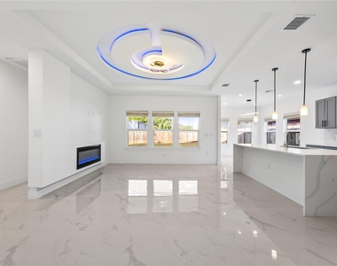1121 Austin Street - Photo Thumbnail 13