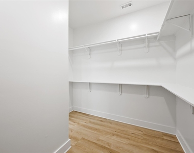 1121 Austin Street - Photo Thumbnail 32