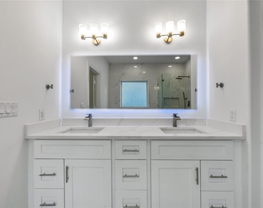 1121 Austin Street - Photo Thumbnail 29