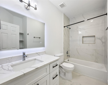 1121 Austin Street - Photo Thumbnail 8