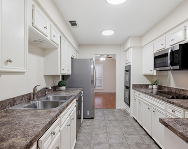 14121 Lost Meadow Lane - Photo Thumbnail 20