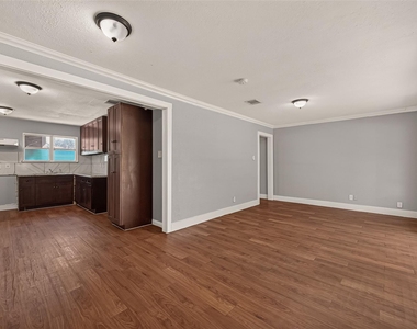 10601 Ambursen Street - Photo Thumbnail 12