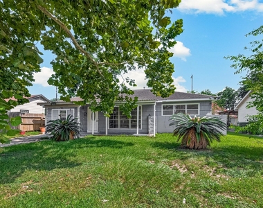 10601 Ambursen Street - Photo Thumbnail 6