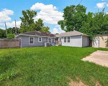 10601 Ambursen Street - Photo Thumbnail 2