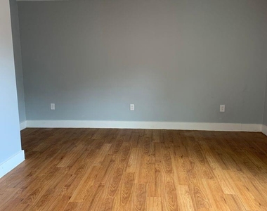 10601 Ambursen Street - Photo Thumbnail 3