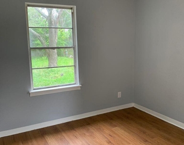 10601 Ambursen Street - Photo Thumbnail 4