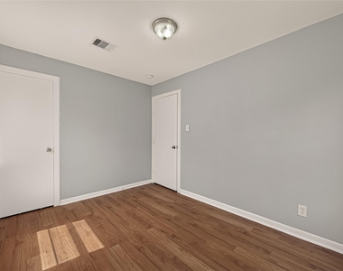 10601 Ambursen Street - Photo Thumbnail 26