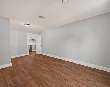 10601 Ambursen Street - Photo Thumbnail 31