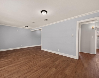 10601 Ambursen Street - Photo Thumbnail 11
