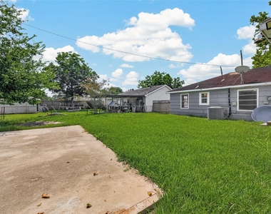 10601 Ambursen Street - Photo Thumbnail 4