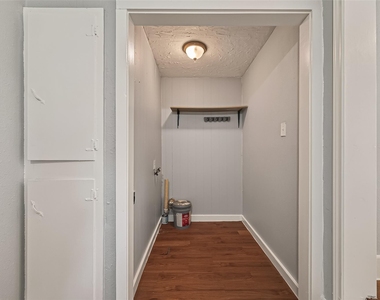 10601 Ambursen Street - Photo Thumbnail 18