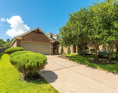 15 Butternut Grove Place - Photo Thumbnail 1