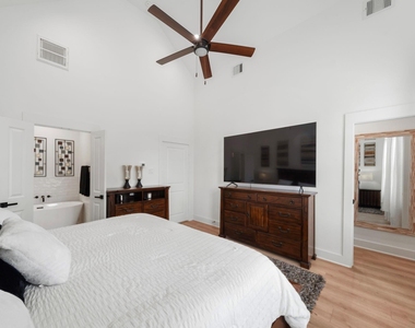 1503 Evelyn Street - Photo Thumbnail 14