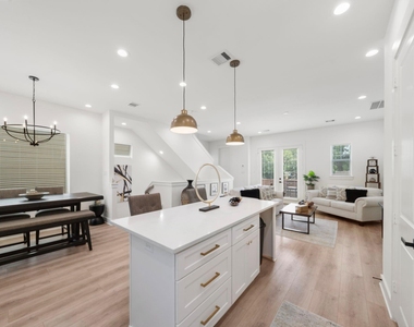 1503 Evelyn Street - Photo Thumbnail 8