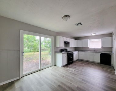 3121 Proswimmer Street - Photo Thumbnail 17