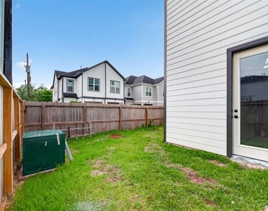 1938 Laverne Street - Photo Thumbnail 38