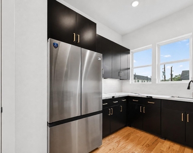 1938 Laverne Street - Photo Thumbnail 15