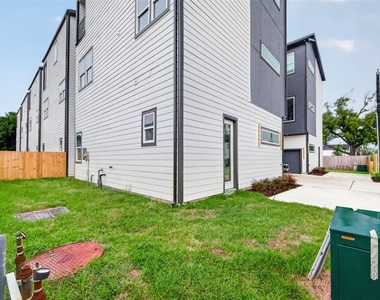 1938 Laverne Street - Photo Thumbnail 39