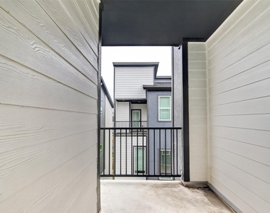 1938 Laverne Street - Photo Thumbnail 36